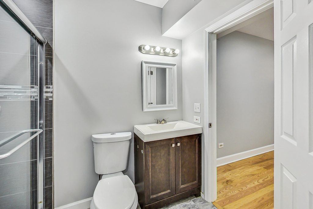 864 W Aldine Avenue - Photo 27