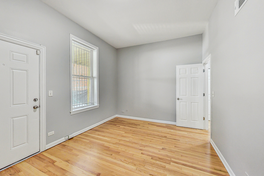 864 W Aldine Avenue - Photo 12