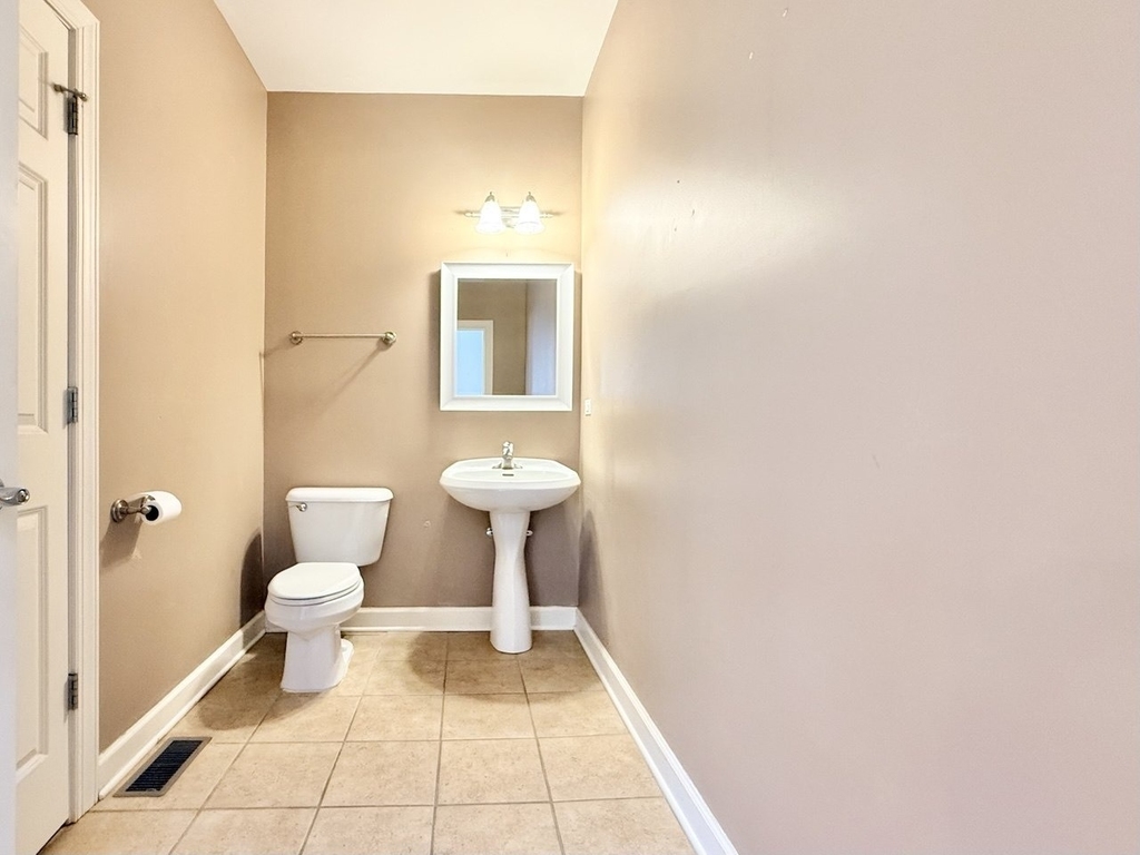930 Case Street - Photo 8