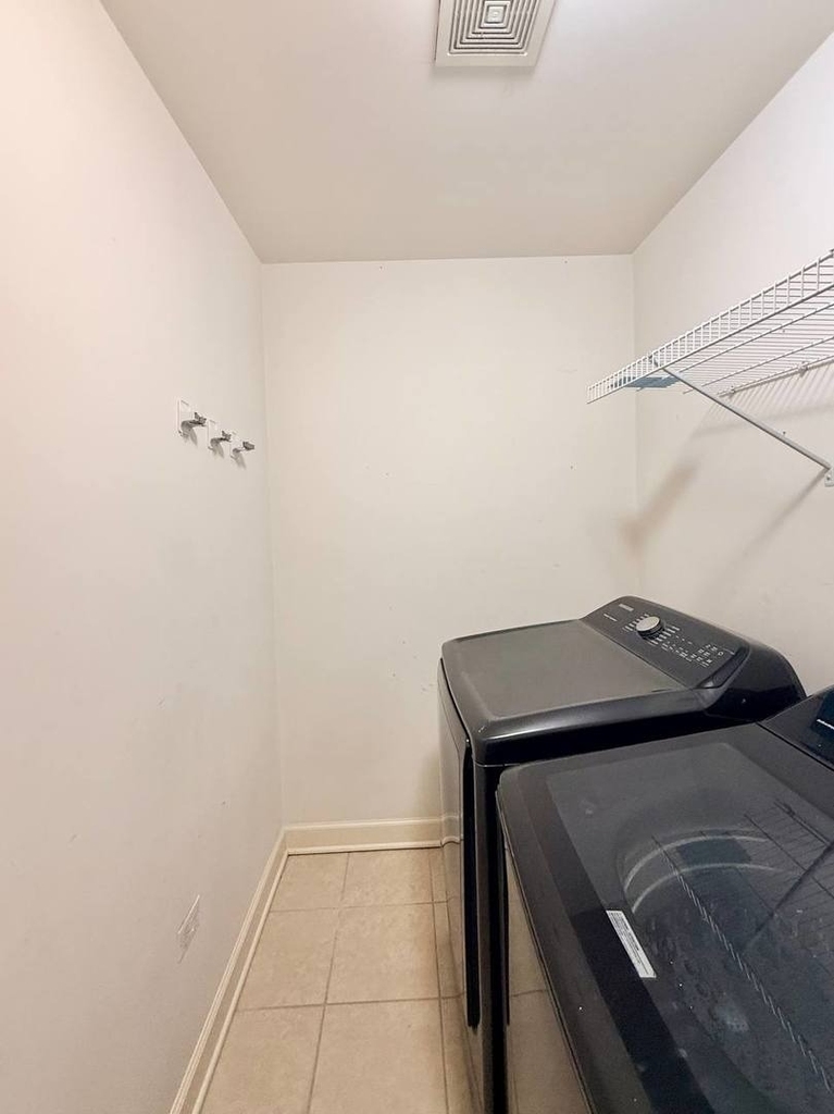930 Case Street - Photo 4