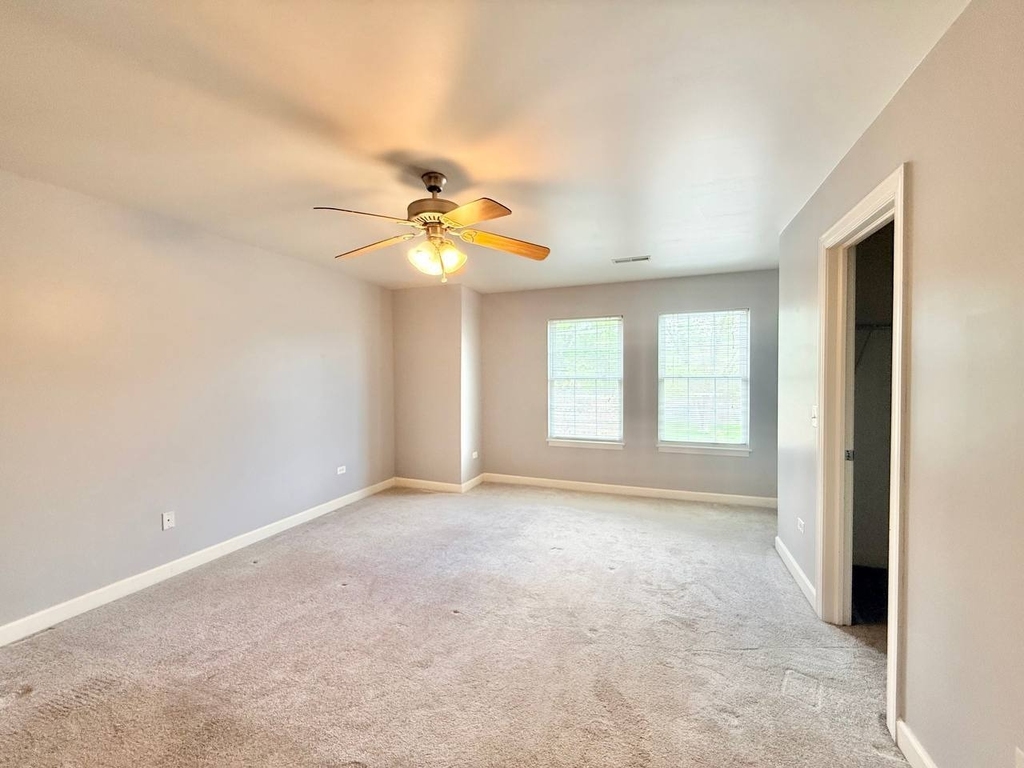 930 Case Street - Photo 10
