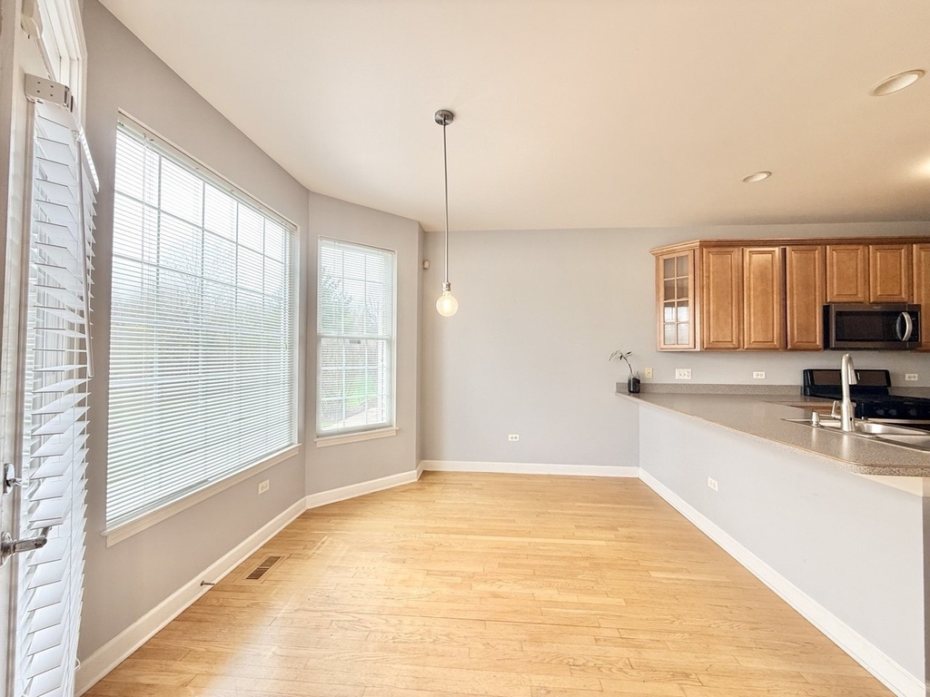 930 Case Street - Photo 5