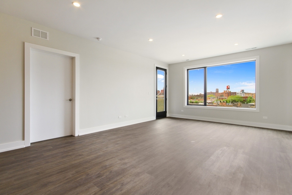 2111 S Halsted Street - Photo 3