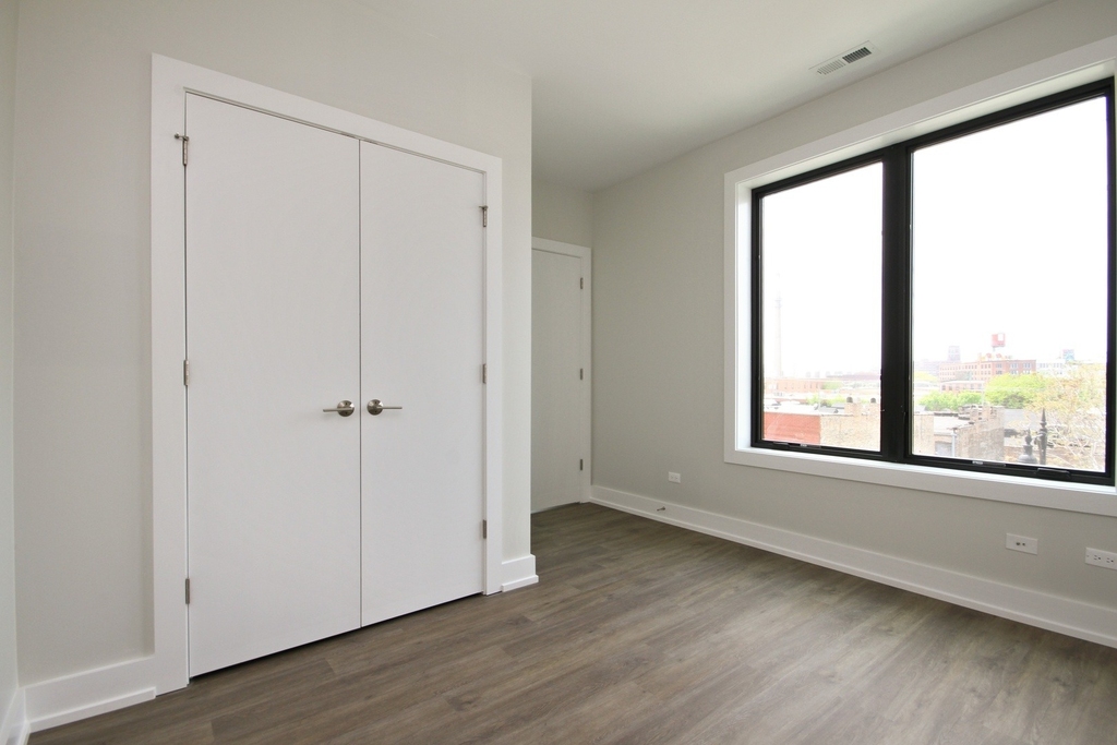 2111 S Halsted Street - Photo 9