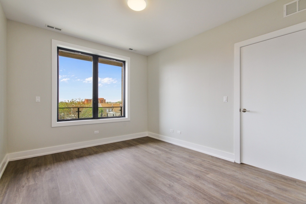 2111 S Halsted Street - Photo 8