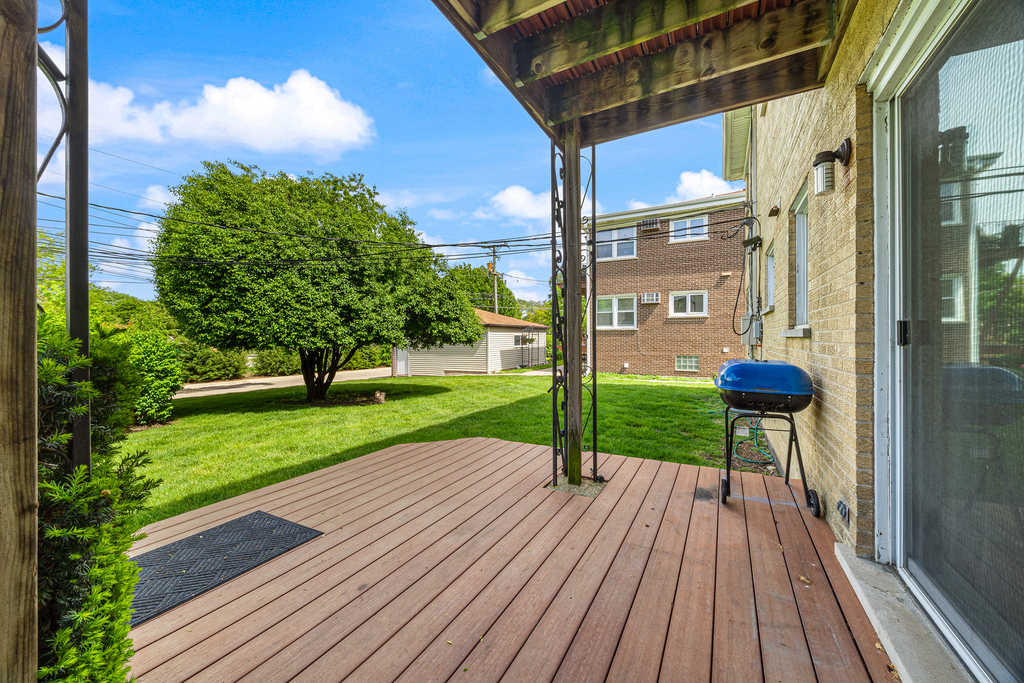 1702 E Northwest Highway - Photo 13