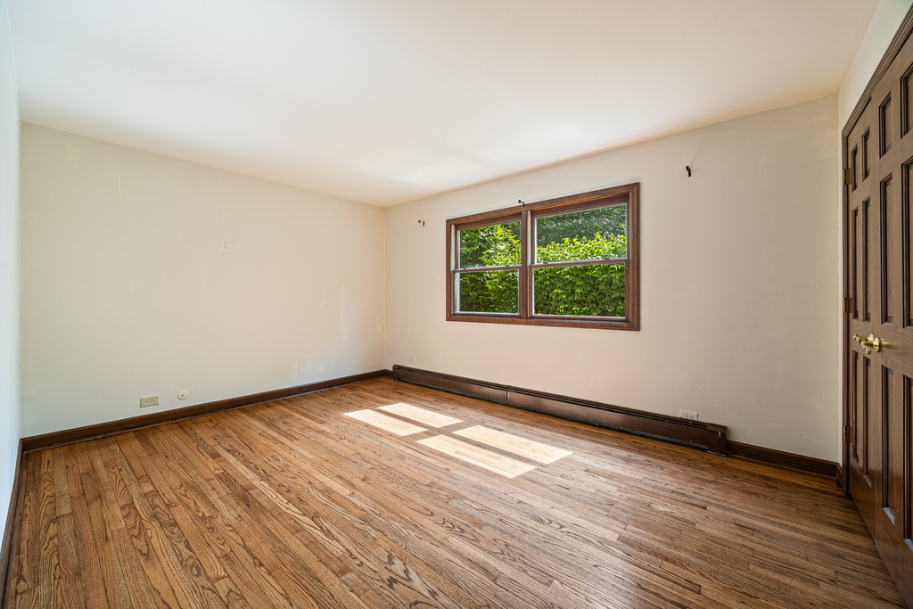1702 E Northwest Highway - Photo 9