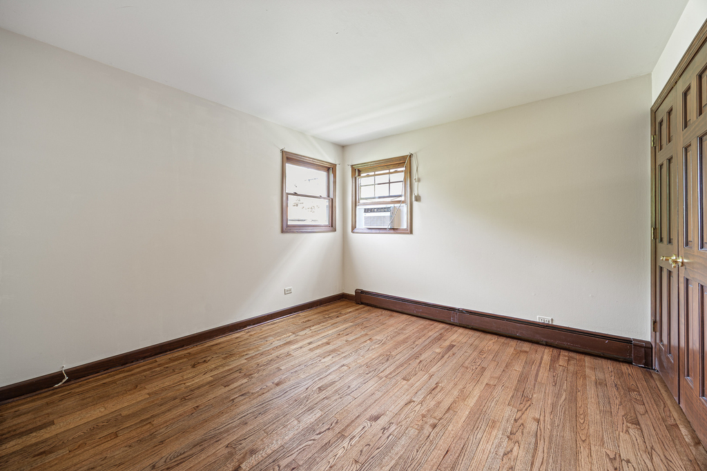 1702 E Northwest Highway - Photo 12