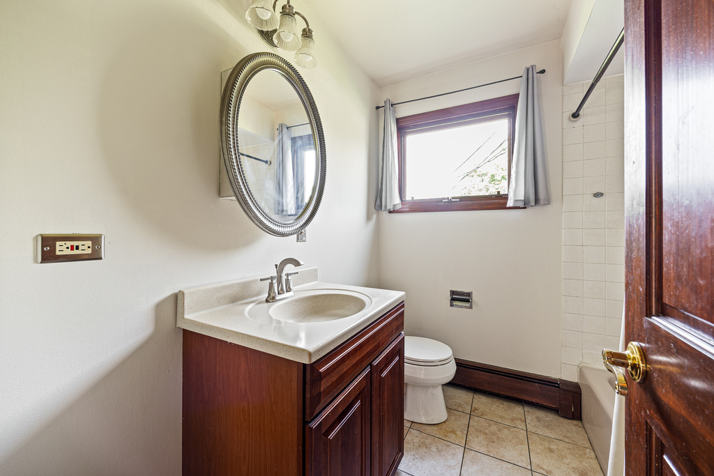 1702 E Northwest Highway - Photo 11