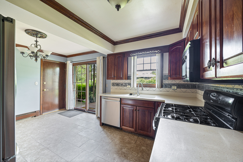 1702 E Northwest Highway - Photo 8