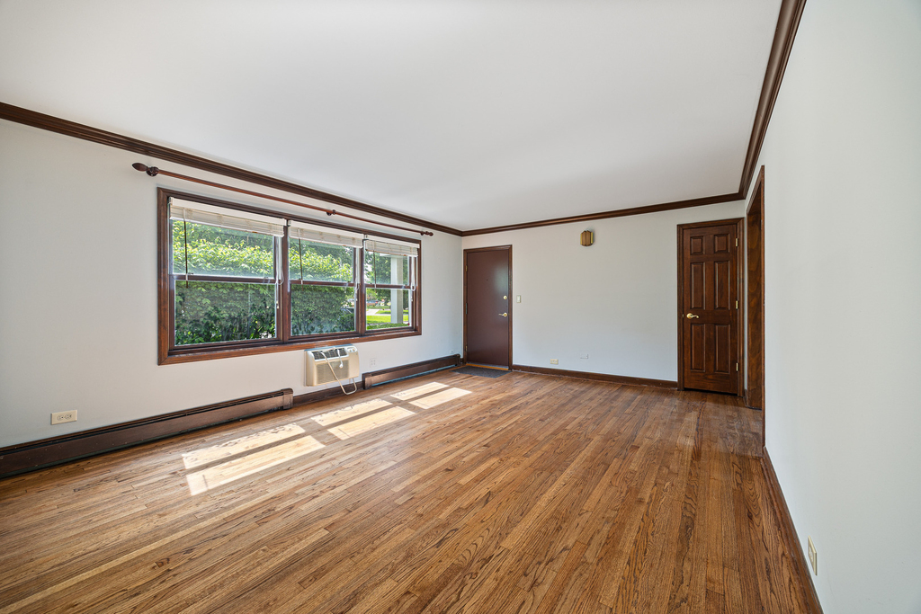 1702 E Northwest Highway - Photo 4
