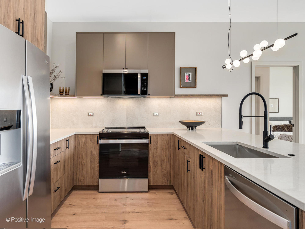 1235 N Ashland Avenue - Photo 10