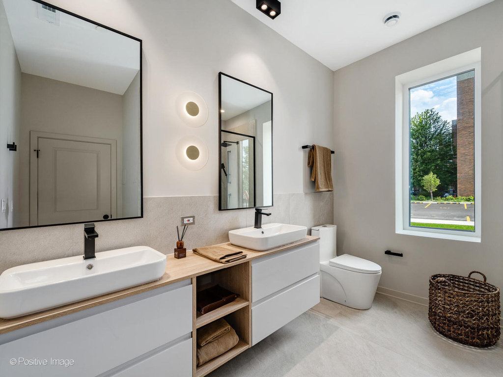 1235 N Ashland Avenue - Photo 16