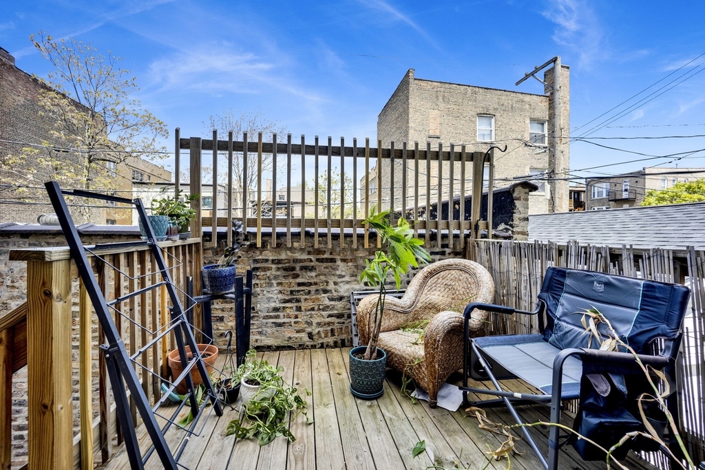 3226 W Potomac Avenue - Photo 8