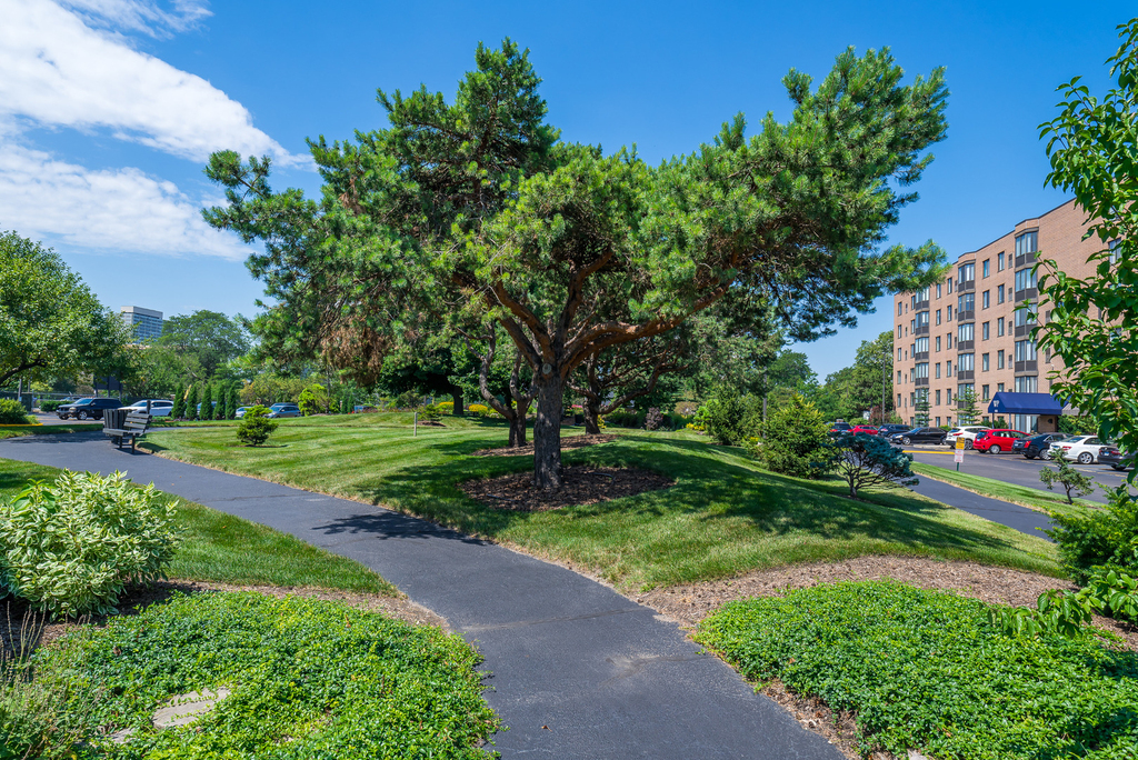 637 E Woodland Park Avenue - Photo 3