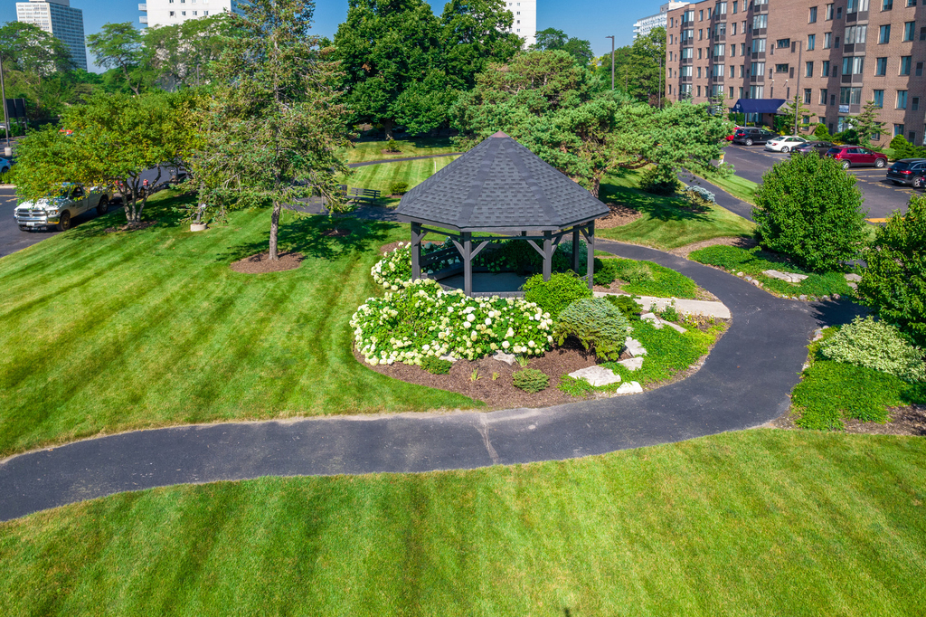 637 E Woodland Park Avenue - Photo 0