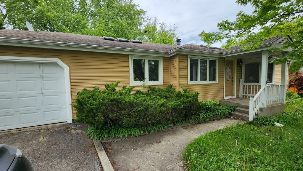 20831 N Maple Court - Photo 0