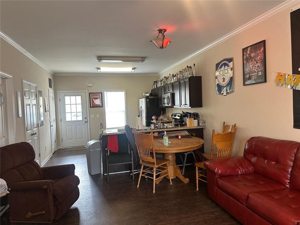 194 Strickland Avenue - Photo 5