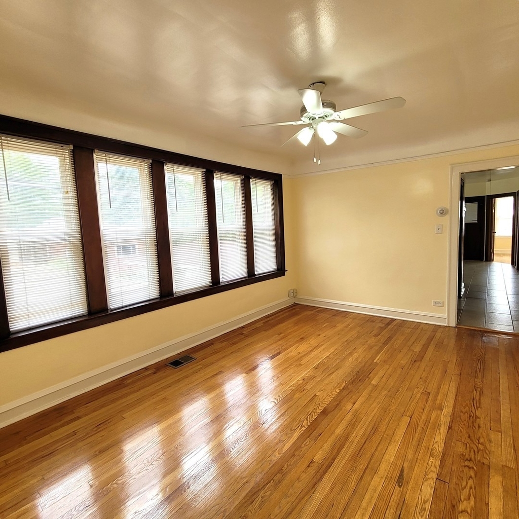 1143 E 81st Place - Photo 6