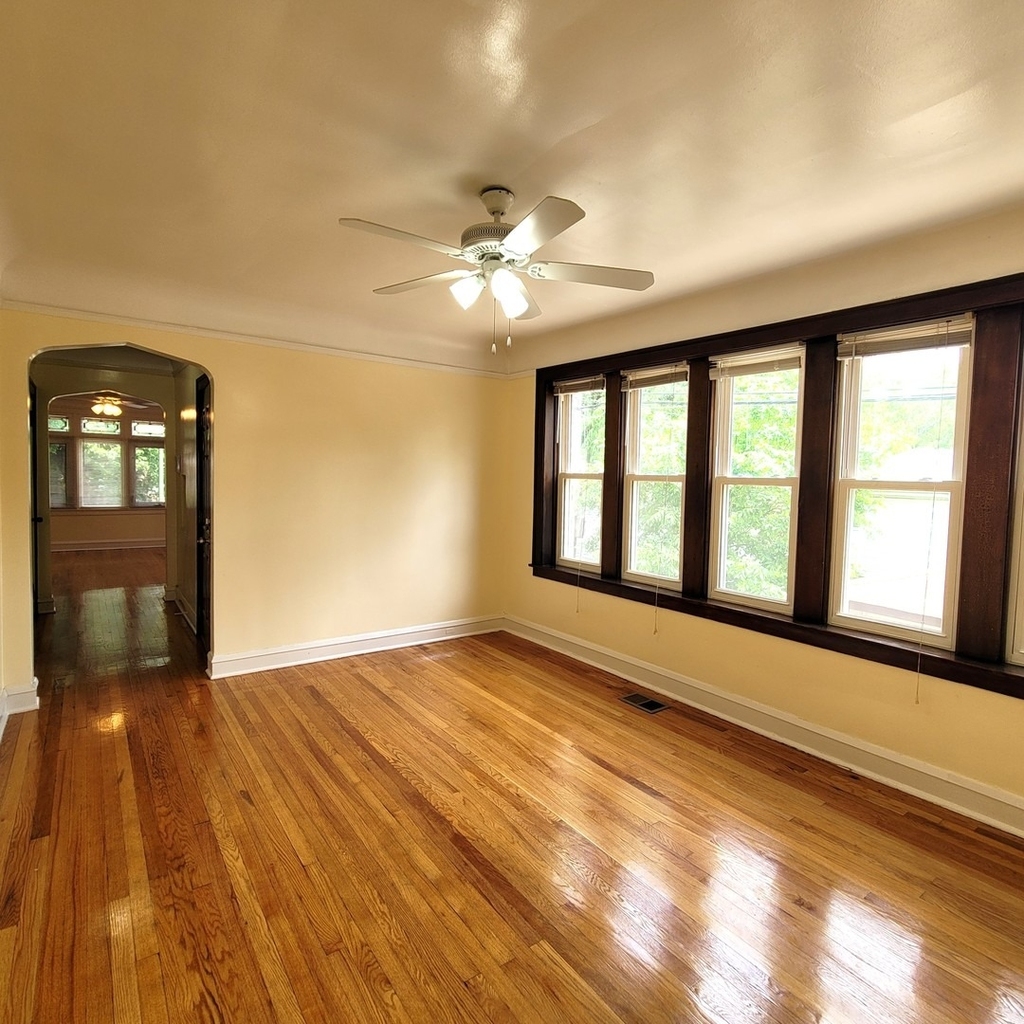 1143 E 81st Place - Photo 5