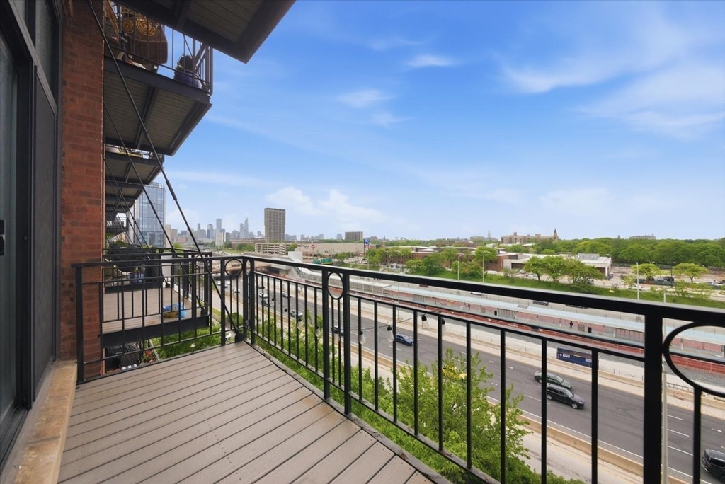 1250 W Van Buren Street - Photo 3