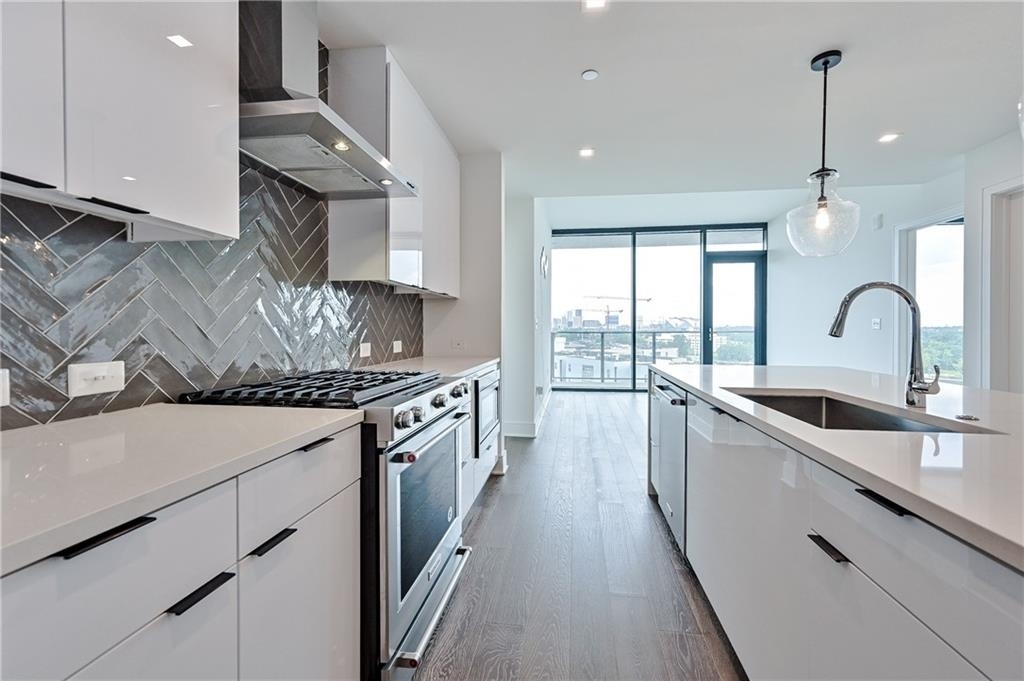 788 W Marietta Street - Photo 4