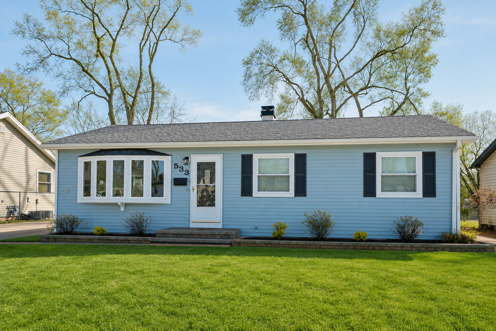 533 Bobby Lane - Photo 0