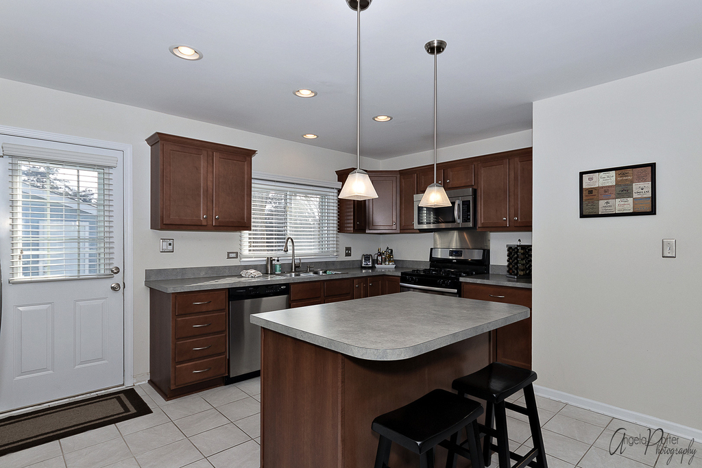 533 Bobby Lane - Photo 2