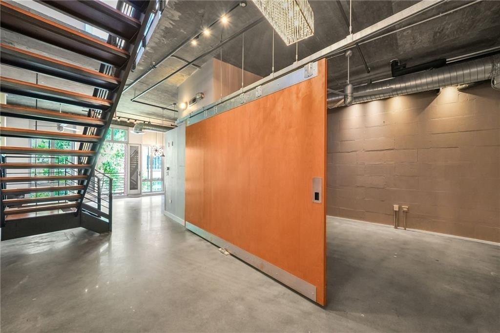 123 Luckie Street Nw - Photo 2