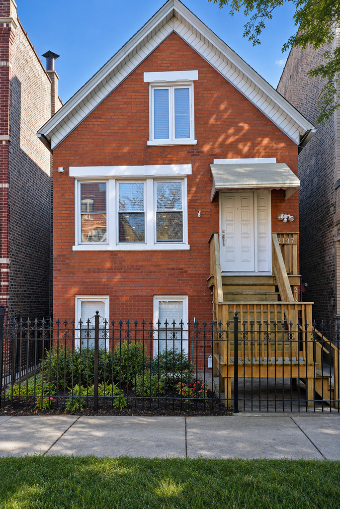 2137 W Rice Street - Photo 0