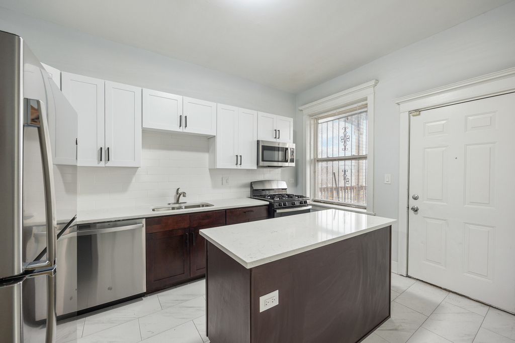 5439 S Indiana Avenue - Photo 5