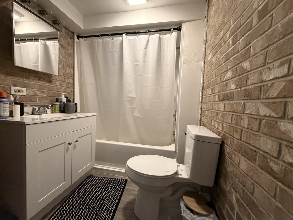 227 W Locust Street - Photo 3