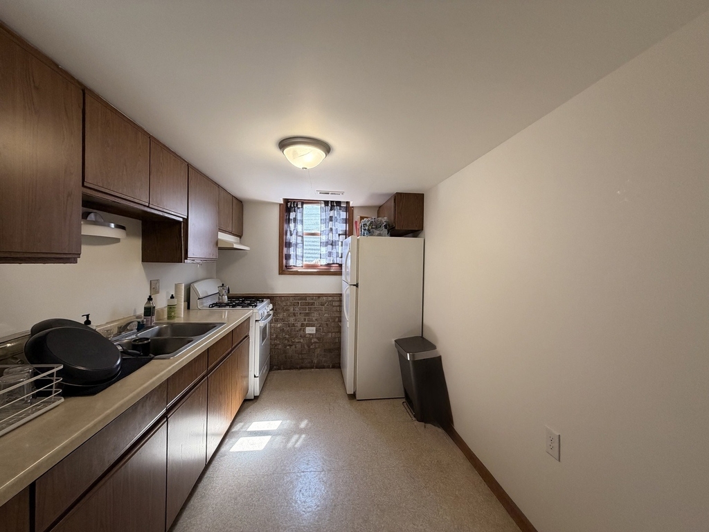227 W Locust Street - Photo 4