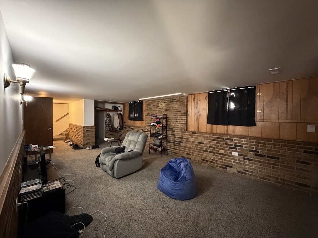 227 W Locust Street - Photo 2