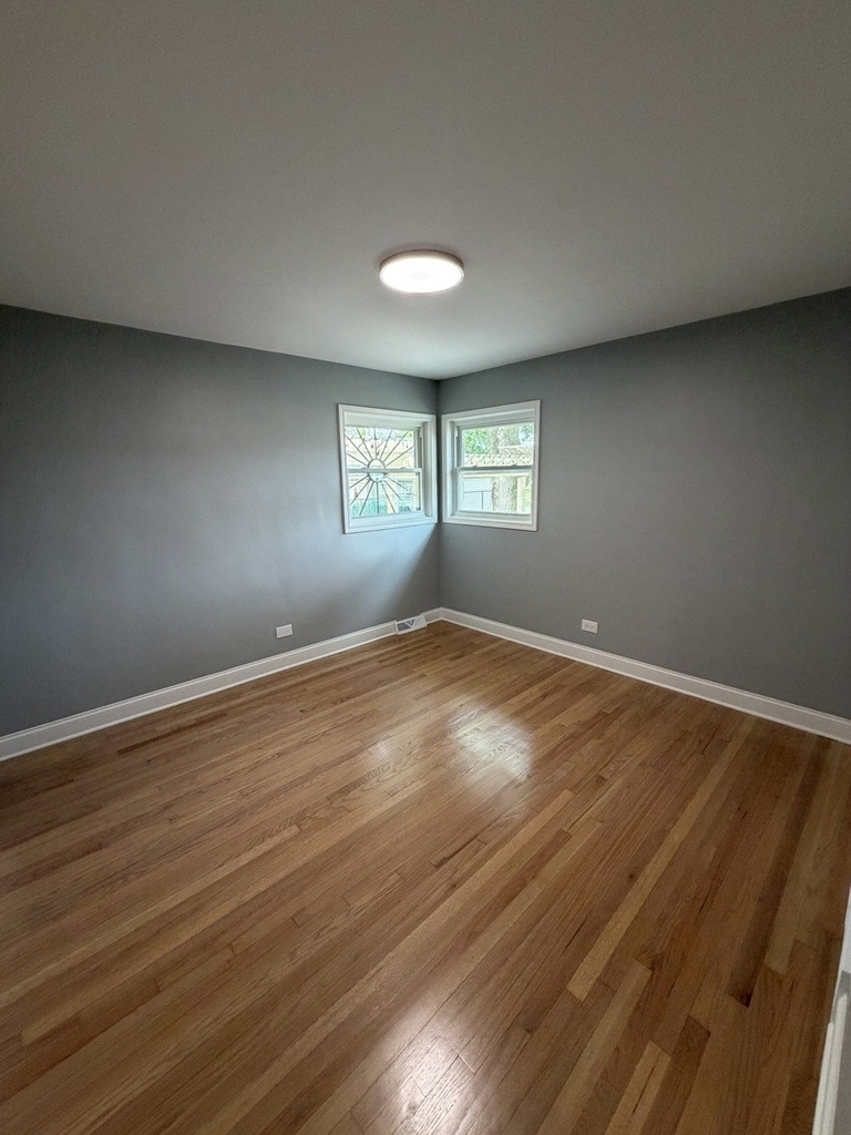 8908 Ozark Avenue - Photo 8