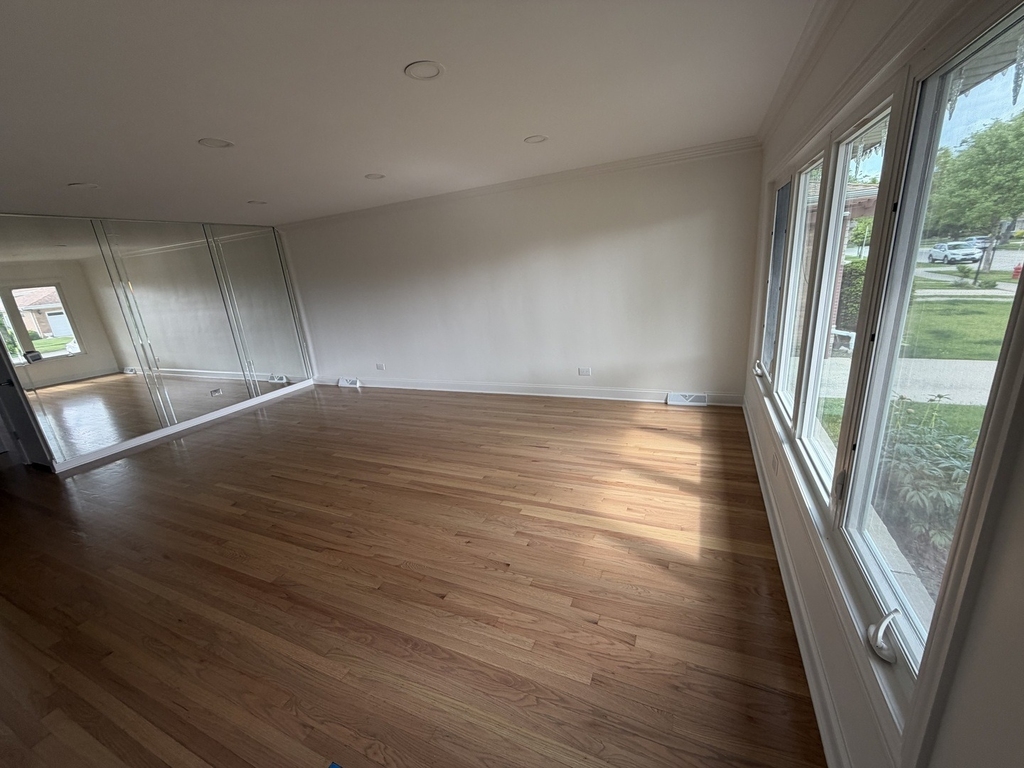 8908 Ozark Avenue - Photo 7