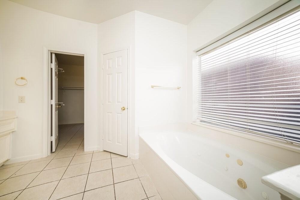 11727 Newlands Court - Photo 9