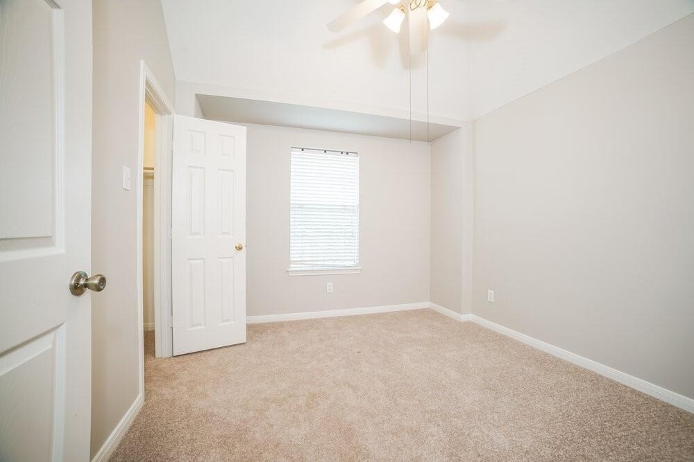 11727 Newlands Court - Photo 13
