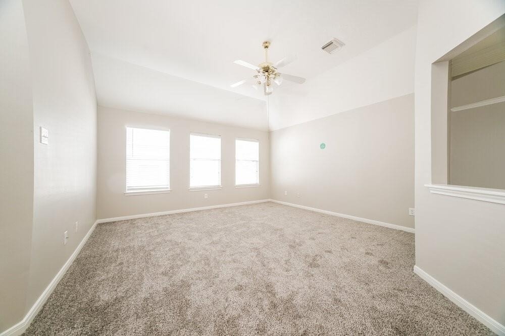 11727 Newlands Court - Photo 8