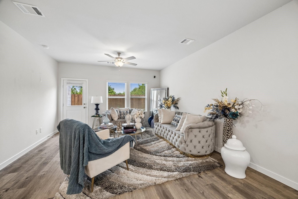 772 Westpointe Drive - Photo 2