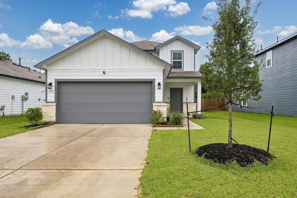 772 Westpointe Drive - Photo 0