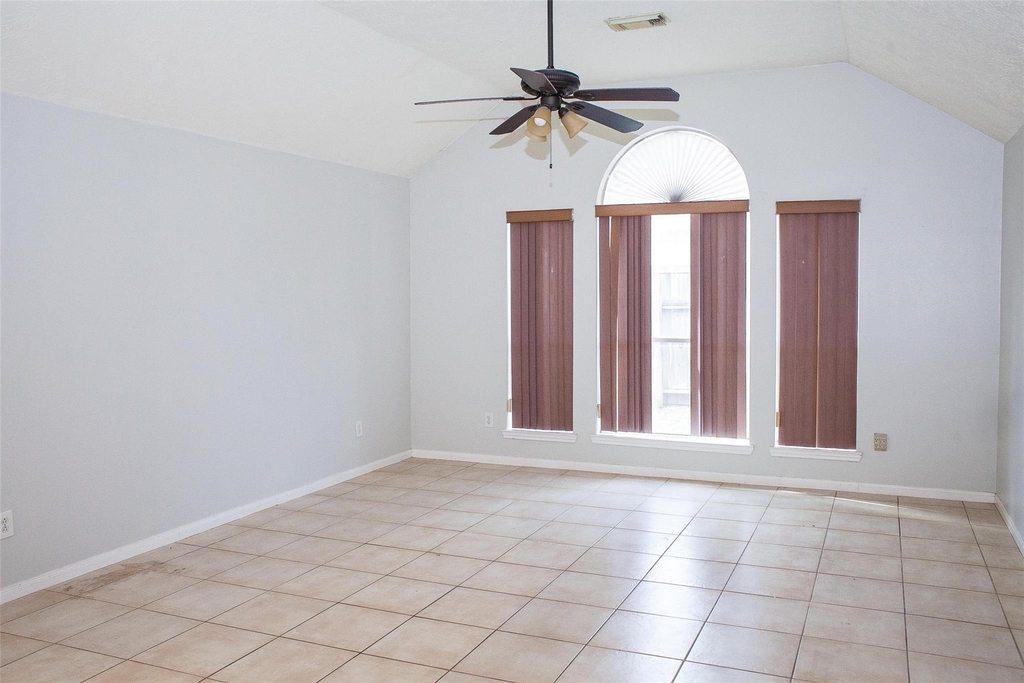 6223 Newbury Drive - Photo 13