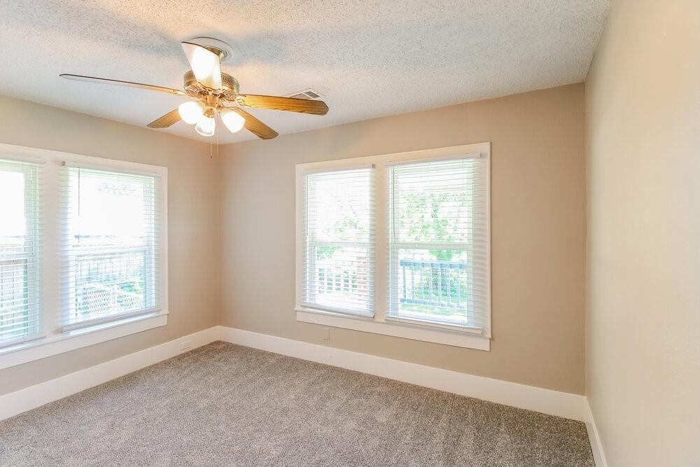 522 12th Avenue - Photo 10