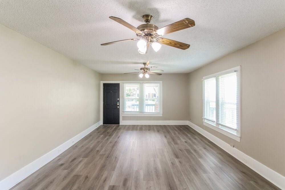 522 12th Avenue - Photo 2