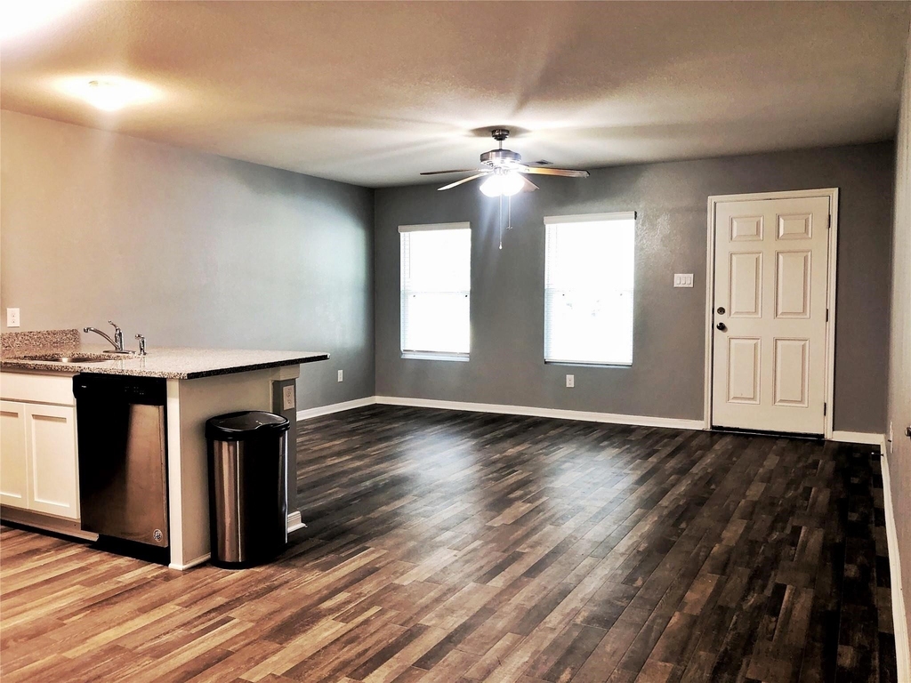 217 Cherry Tree - Photo 4