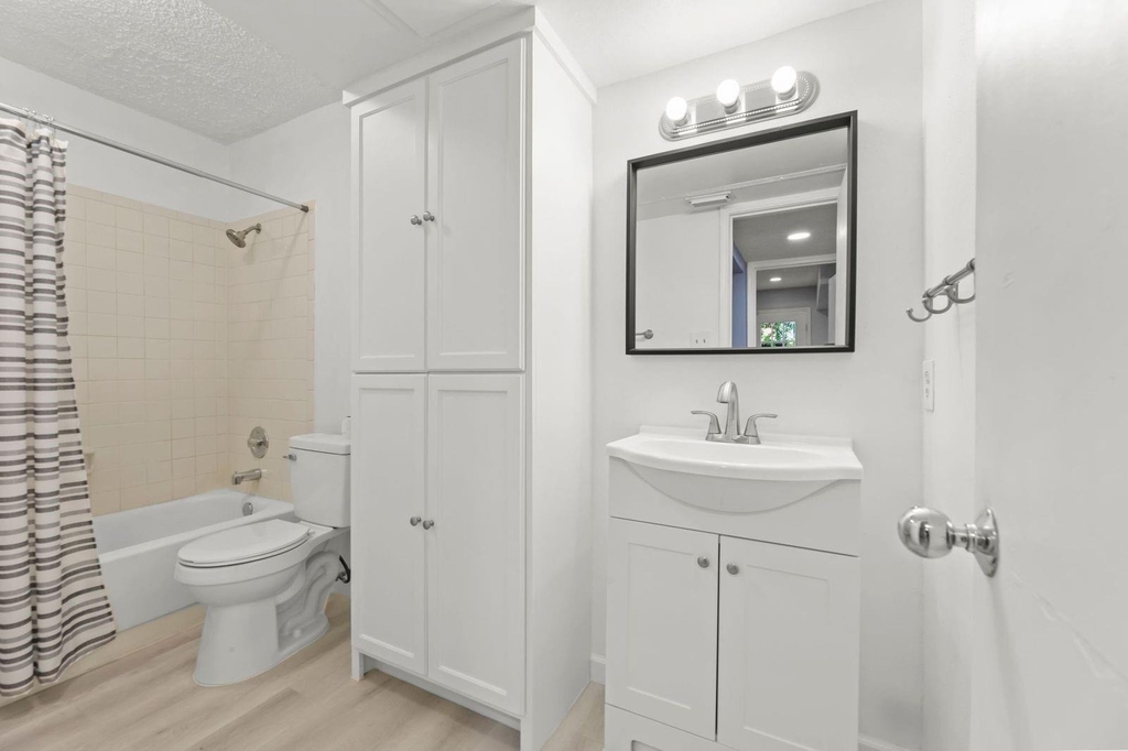 2121 Hepburn Street - Photo 15