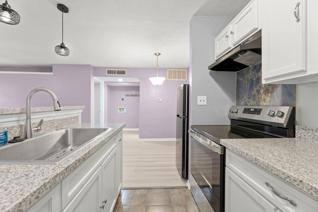 2121 Hepburn Street - Photo 5