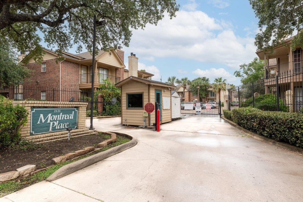 2121 Hepburn Street - Photo 1
