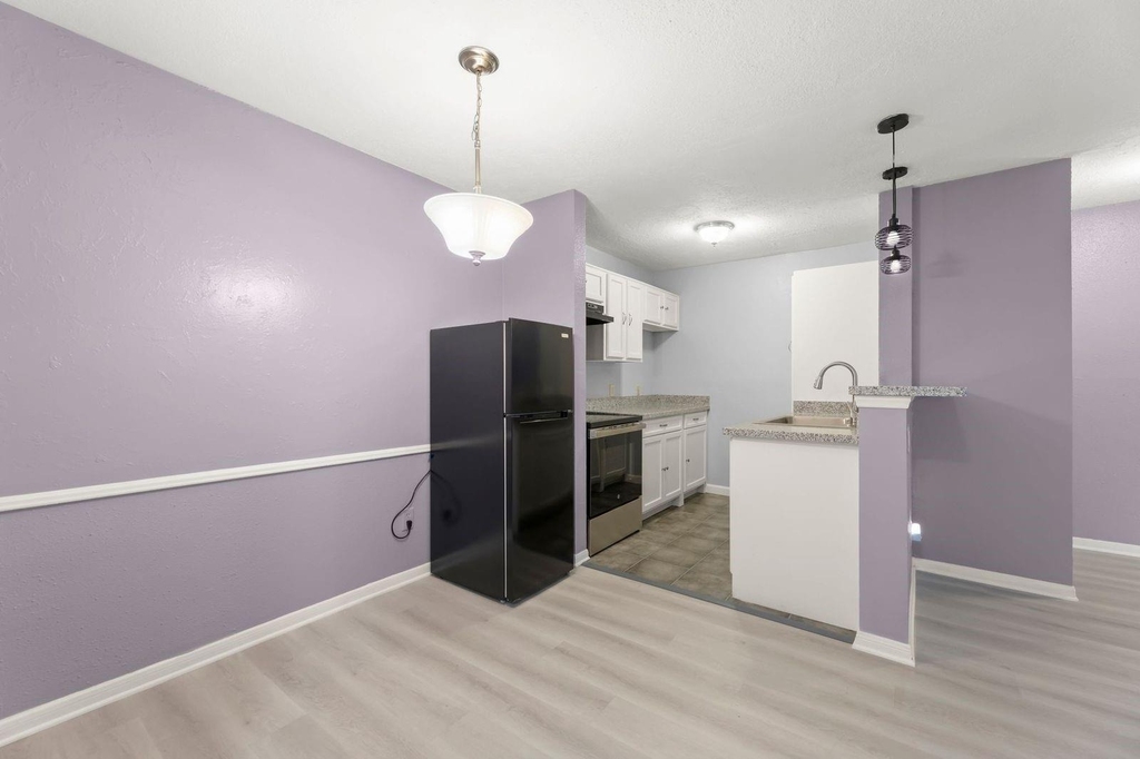 2121 Hepburn Street - Photo 8