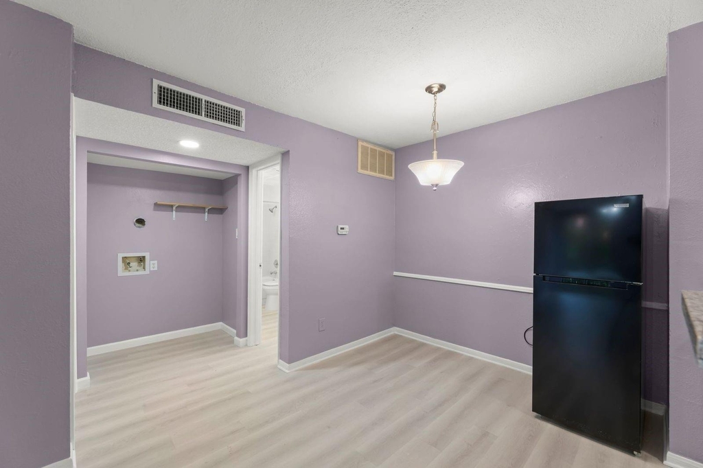 2121 Hepburn Street - Photo 6